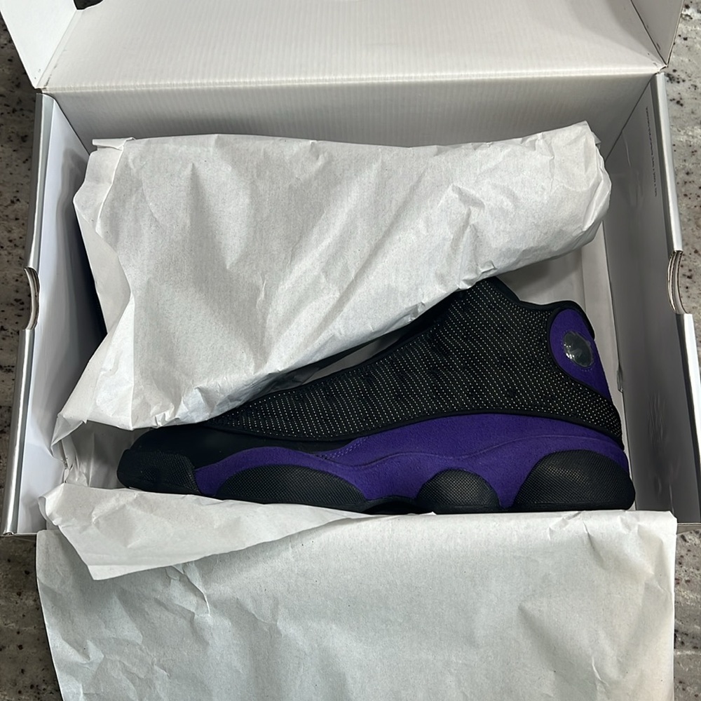 NWT. NEW IN BOX. AIR JORDAN 13 RETRO. MENS SIZE 10.